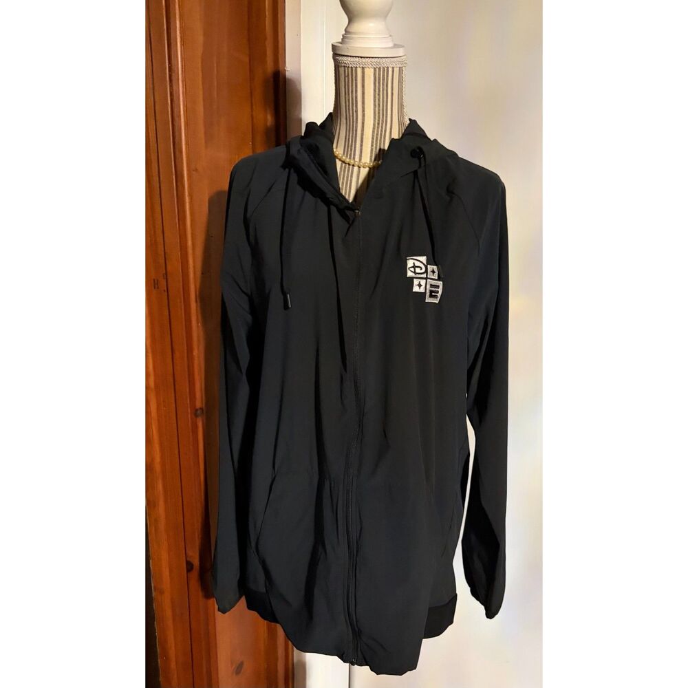 Rare Disney Executive Corporate Cast Member Entertainment Leaership Nike Jacket